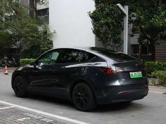 Tesla Model Y Rear-Wheel Drive - ფოტო 9