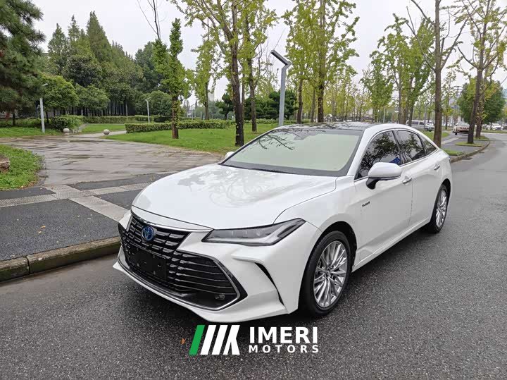 Toyota Avalon Hybrid 2.5L XLE Premium - ავტომობილი ჩინეთიდან