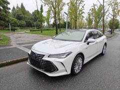 Toyota Avalon Hybrid 2.5L XLE Premium - ფოტო 1