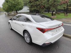 Toyota Avalon Hybrid 2.5L XLE Premium - ფოტო 5