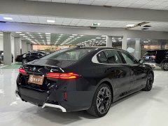 BMW 5 Series 530Li Luxury M Sport Package - ფოტო 10