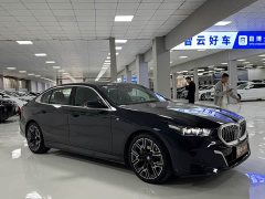 BMW 5 Series 530Li Luxury M Sport Package - ფოტო 3