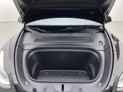 Tesla Model Y Rear-Wheel Drive - ფოტო 9