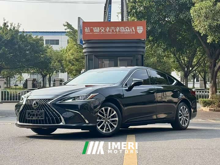 Lexus ES 200 Excellence Edition