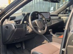 Lexus ES 200 Excellence Edition - ფოტო 4