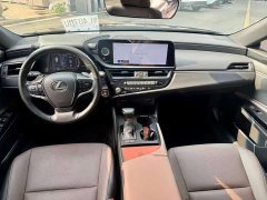 Lexus ES 200 Excellence Edition - ფოტო 5