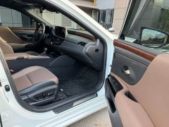 Lexus ES 200 Premium Edition - ფოტო 14