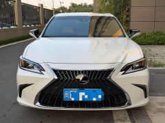 Lexus ES 200 Premium Edition - ფოტო 2