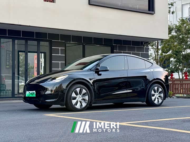 Tesla Model Y Facelift Rear-Wheel Drive