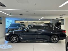 BMW 5 Series 525Li M Sport Package - ფოტო 4
