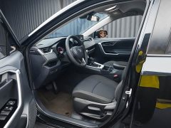 Toyota RAV4 2.0L CVT FWD Urban Edition - ფოტო 16