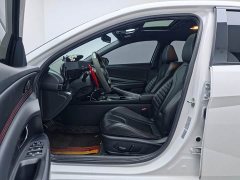 Hyundai Elantra 240TGDi DCT LUX Luxury Edition - ფოტო 14
