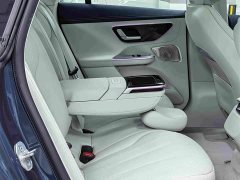 Mercedes-Benz EQE 500 4MATIC Luxury - ფოტო 15