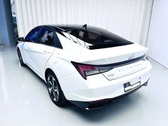 Hyundai Elantra 1.5L CVT Luxury - ფოტო 16
