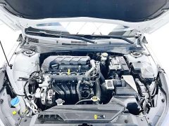 Hyundai Elantra 1.5L CVT Luxury - ფოტო 18