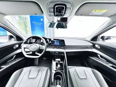 Hyundai Elantra 1.5L CVT Luxury - ფოტო 6