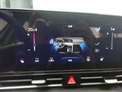 Hyundai Elantra 1.5L CVT Luxury - ფოტო 8