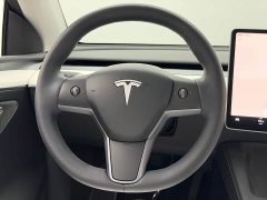Tesla Model Y Rear-Wheel Drive - ფოტო 15