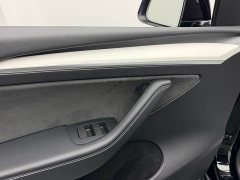 Tesla Model Y Rear-Wheel Drive - ფოტო 19