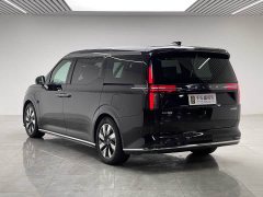 Volvo EM90 Ultra Six-Seater - ფოტო 4