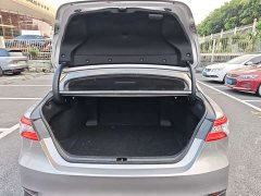 Toyota Camry Hybrid Luxury - ფოტო 14