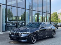 BMW 5 Series 525Li M Sport Package - ფოტო 1
