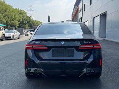 BMW 5 Series 525Li M Sport Package - ფოტო 19
