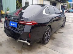 BMW 5 Series 525Li M Sport Package - ფოტო 3