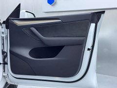 Tesla Model Y Standard Range RWD - ფოტო 19