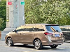 Buick GL8 Land Business Class Comfort Edition - ფოტო 4