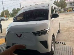 Wuling Yangguang 300km Comfort Passenger Van 75kW - ფოტო 1