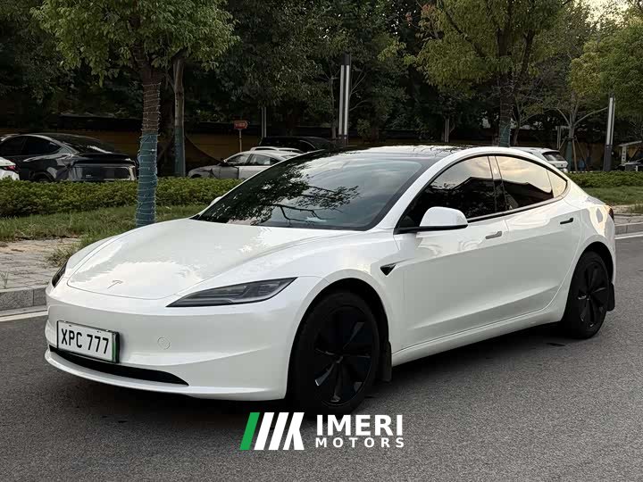 Tesla Model 3 Rear-Wheel Drive