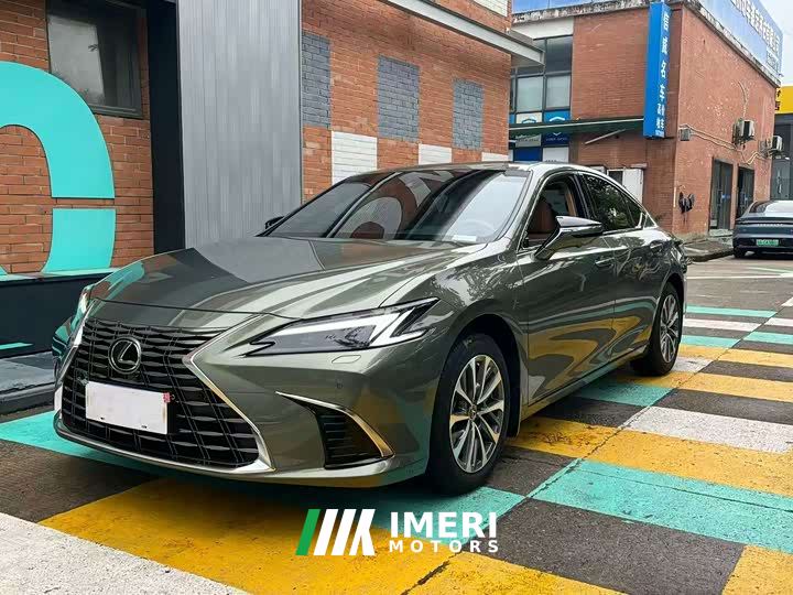 Lexus ES 200 Premium Edition