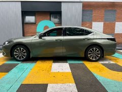 Lexus ES 200 Premium Edition - ფოტო 3