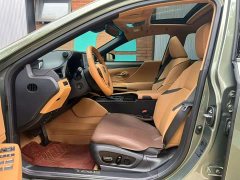 Lexus ES 200 Premium Edition - ფოტო 4