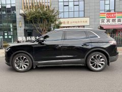Lincoln Explorer 2.0T AWD Premium - ფოტო 3