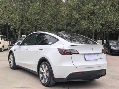 Tesla Model Y Rear-Wheel Drive - ფოტო 17