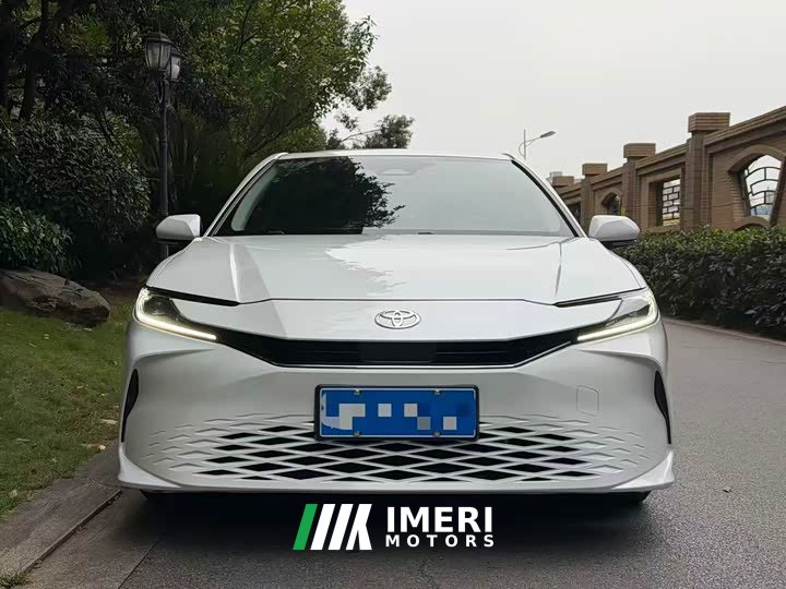 Toyota Camry Hybrid 2.0L HGVP Luxury