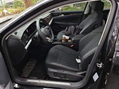 Volkswagen Passat Outstanding Edition 380TSI Starry Sky Dragon Prestige - ფოტო 8