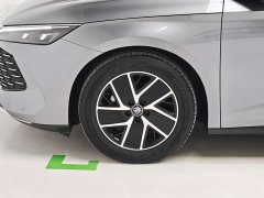 BYD Qin L DM-i 80KM Excellence Edition - ფოტო 8