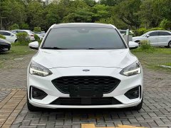 Ford Focus Hatchback EcoBoost 180 Automatic ST Line - ფოტო 2