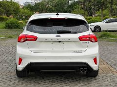 Ford Focus Hatchback EcoBoost 180 Automatic ST Line - ფოტო 7