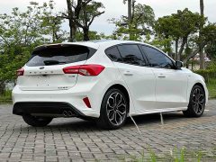 Ford Focus Hatchback EcoBoost 180 Automatic ST Line - ფოტო 8