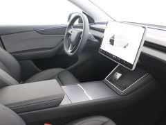 Tesla Model Y Rear-Wheel Drive - ფოტო 14