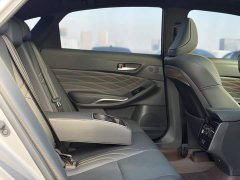 Toyota Avalon Hybrid 2.0L Luxury - ფოტო 14