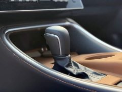Toyota Avalon Hybrid 2.0L Luxury - ფოტო 18