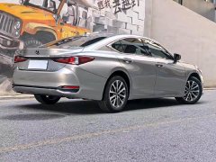 Lexus ES 200 Excellence Edition - ფოტო 2