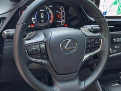Lexus ES 200 Excellence Edition - ფოტო 3