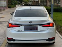 Lexus ES 200 Excellence Edition - ფოტო 12
