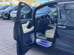 Toyota Alphard Hybrid 2.5L Luxury - ფოტო 3